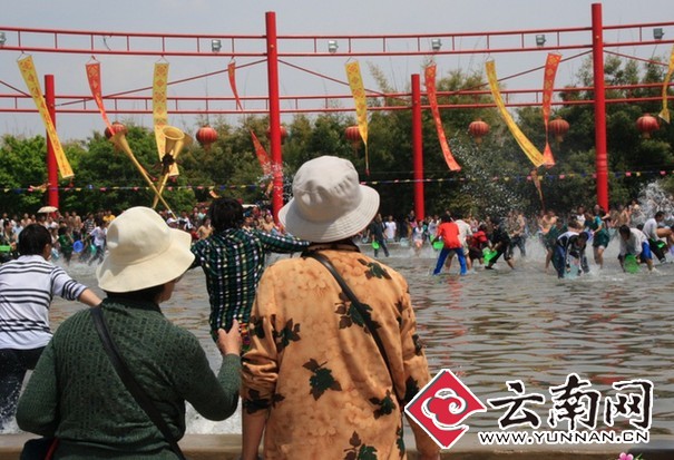 泼水节是什么族过 002564b0295b0f0cbdf63e.jpg