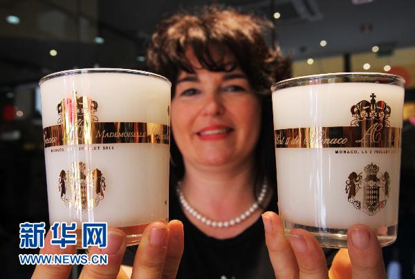 摩纳哥亲王迎娶美人鱼查伦·维特施托克_云