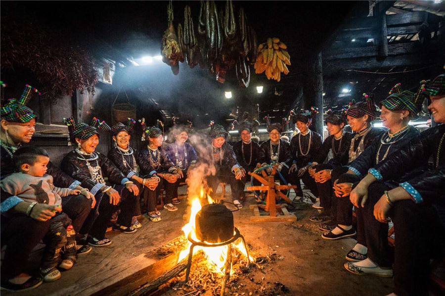 "醉美壮乡情·万人花街宴"三月壮族花街节在广南县隆重举行