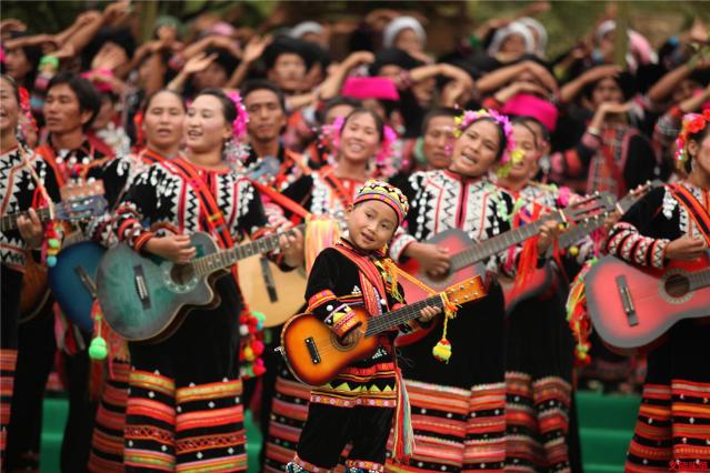 在普洱,少数民族会说话就会唱歌,会走路就会跳舞
