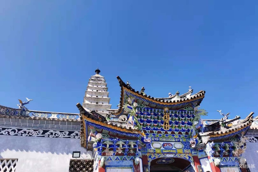 遍访天下名山胜水的徐霞客至爱鸡足山,赞其:"东日,西海,北雪,南云,鸡